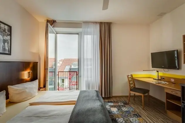 Tek Büyük veya İki Ayrı Yataklı Oda