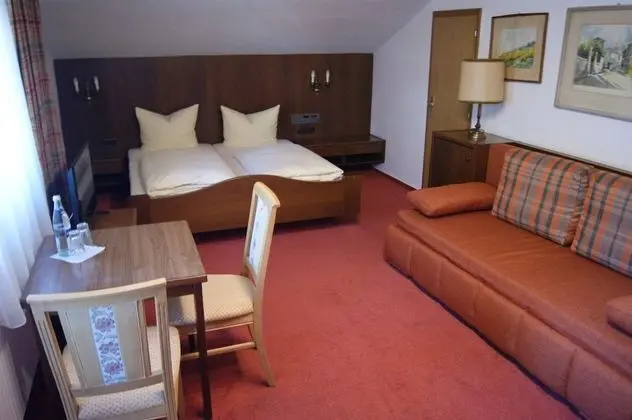 Üç Kişilik Oda (with extra bed)