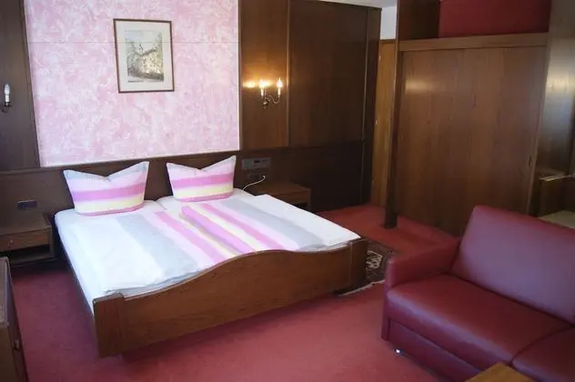 Üç Kişilik Oda (with extra bed)