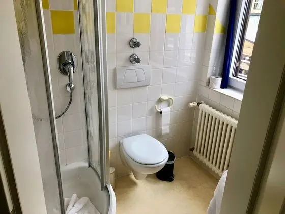 Basic Tek Büyük Yataklı Oda