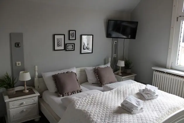 Basic Tek Büyük Yataklı Oda