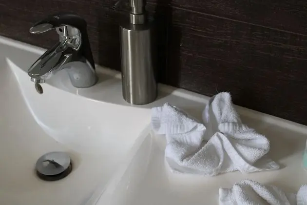 Basic Tek Büyük Yataklı Oda