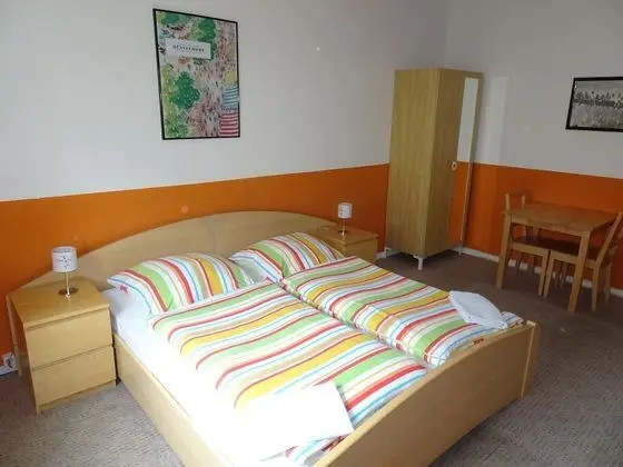 Tek Büyük Yataklı Oda, Ortak Banyo