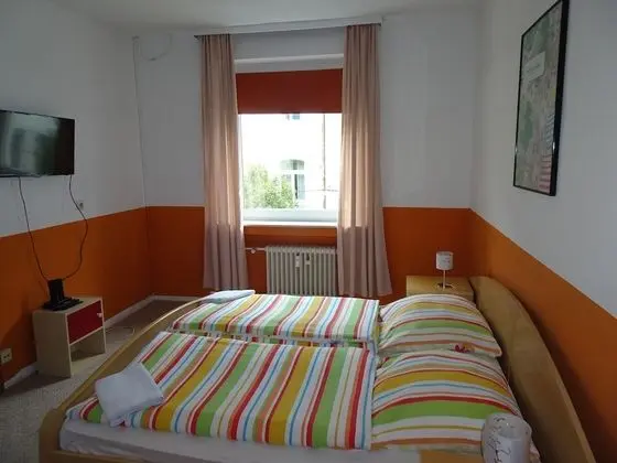 Tek Büyük Yataklı Oda, Ortak Banyo