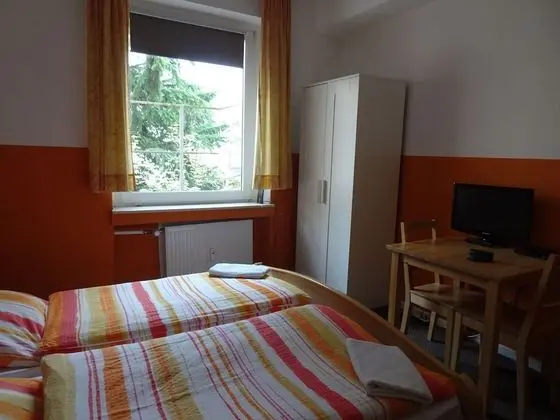 Tek Büyük Yataklı Oda, Ortak Banyo