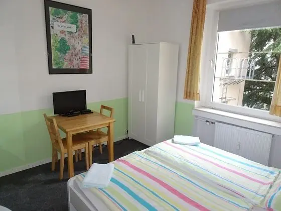Tek Büyük Yataklı Oda, Ortak Banyo
