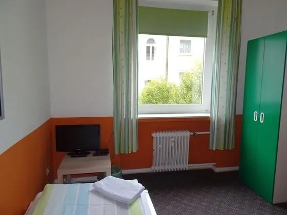Tek Kişilik Oda, Ortak Banyo