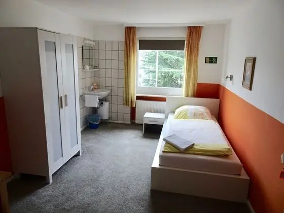 Tek Kişilik Oda, Ortak Banyo