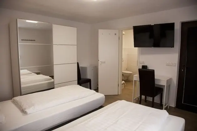 Comfort Tek Büyük Yataklı Oda