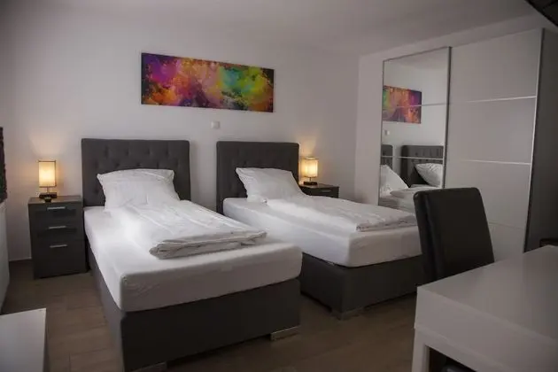 Comfort Tek Büyük Yataklı Oda