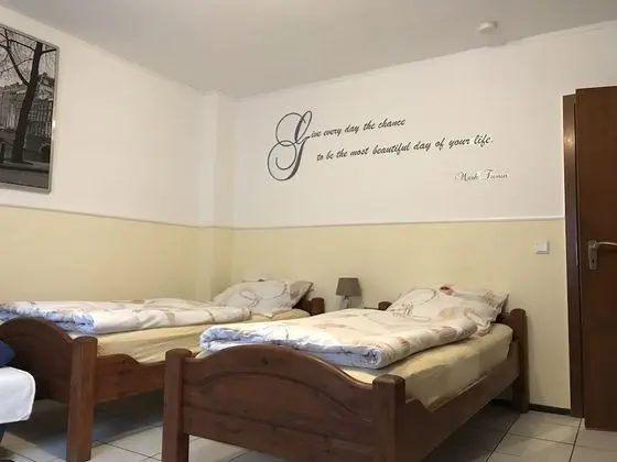 Apart Daire, Zemin Kat (Nr. 11)