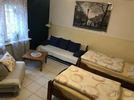 Apart Daire, Zemin Kat (Nr. 11)