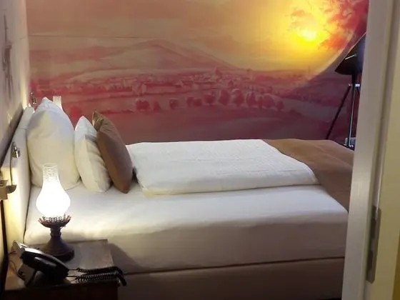 Tek Büyük Yataklı Oda