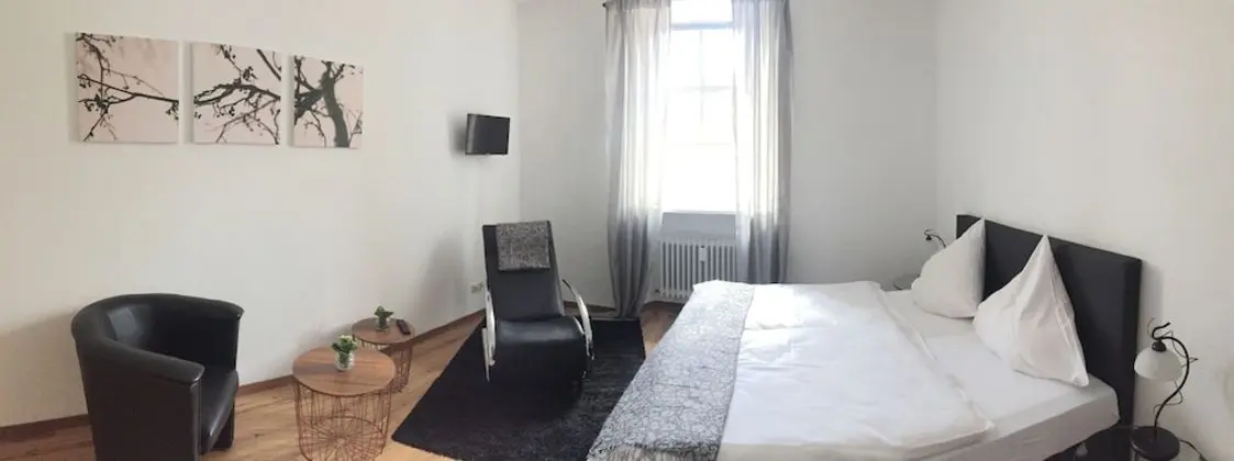 Standard Tek Büyük Yataklı Oda