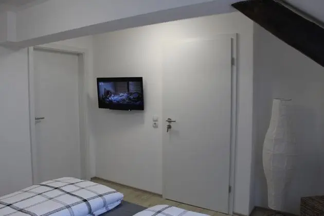 Comfort Oda (3 - Shared Kitchen and Lounge)