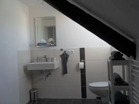 Comfort Oda (3 - Shared Kitchen and Lounge)