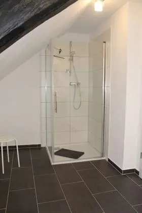 Comfort Oda (3 - Shared Kitchen and Lounge)