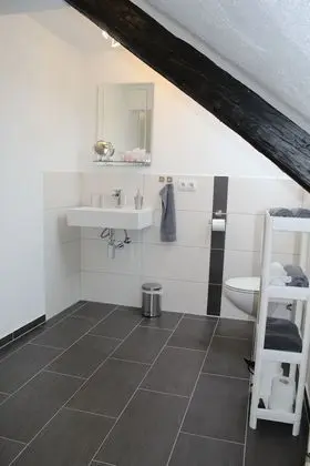 Comfort Oda (3 - Shared Kitchen and Lounge)