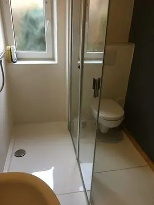 Tek Kişilik Oda, Ortak Banyo