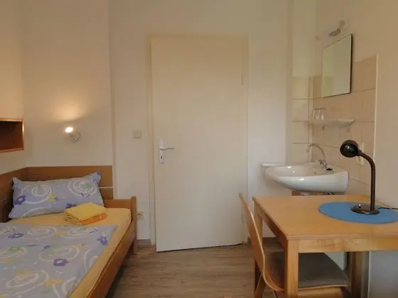 Basic Tek Kişilik Oda (External Bathroom)