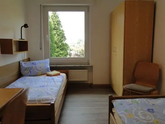 Tek Büyük veya İki Ayrı Yataklı Oda (External Bathroom)