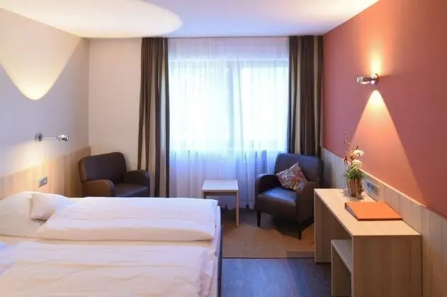 Comfort Tek Büyük Yataklı Oda, Sigara İçilmez, Bahçe Manzaralı