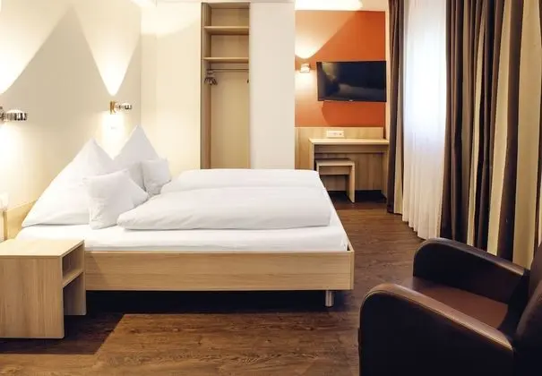 Comfort Tek Büyük Yataklı Oda, Sigara İçilmez, Bahçe Manzaralı