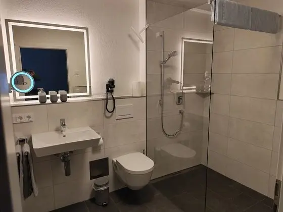 İki Ayrı Yataklı Oda, Banyolu/Duşlu