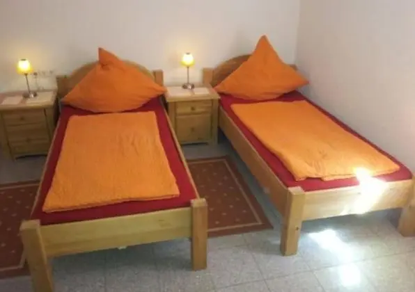 İki Ayrı Yataklı Oda (Gartengeschoss)