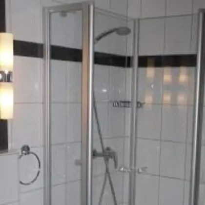 Basic Tek Büyük veya İki Ayrı Yataklı Oda