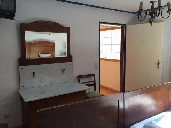 Basic Tek Büyük Yataklı Oda (External Bathroom)