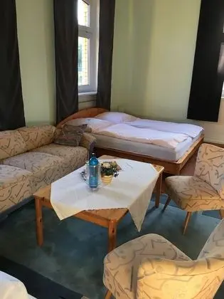Basic Büyük Yataklı Tek Kişilik Oda