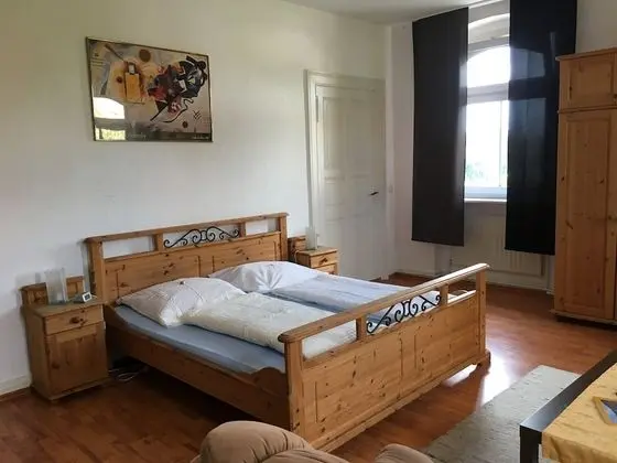 Basic Tek Büyük Yataklı Oda