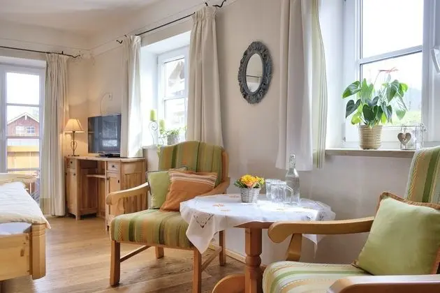 Tek Büyük Yataklı Oda (Veilchen)