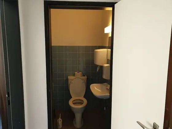 Tek Büyük Yataklı Oda, Ortak Banyo