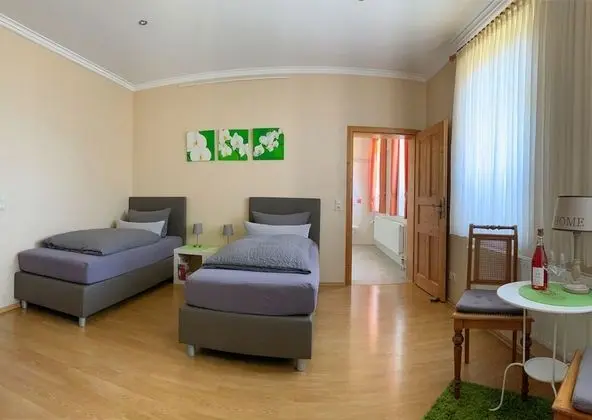 Comfort Tek Büyük Yataklı Oda, 2 Yatak Odası (Shared kitchen)