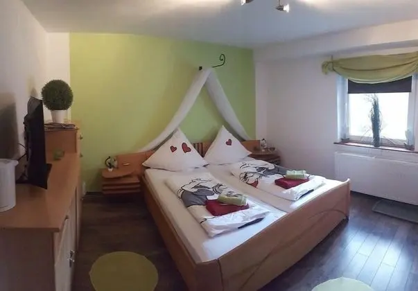 Basic Tek Büyük Yataklı Oda