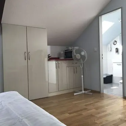 Tek Büyük Yataklı Oda