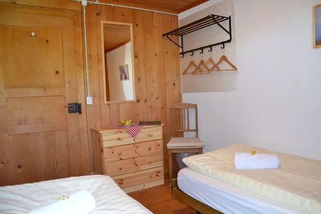 İki Ayrı Yataklı Oda, Ortak Banyo