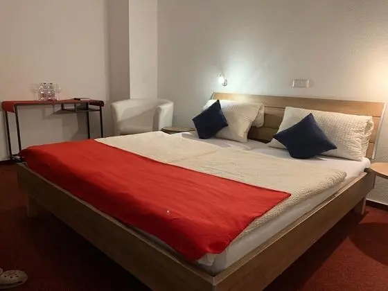 Standard Tek Büyük Yataklı Oda