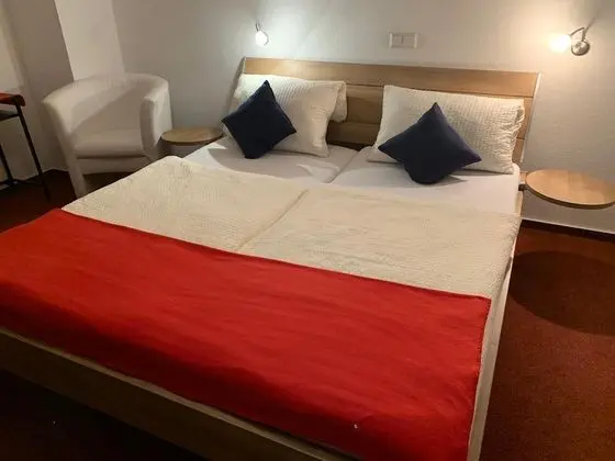 Standard Tek Büyük Yataklı Oda