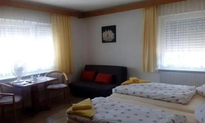 Üç Kişilik Oda