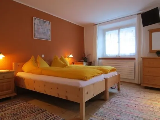 Classic Tek Büyük Yataklı Oda