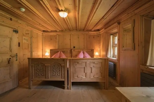 Classic Tek Büyük Yataklı Oda