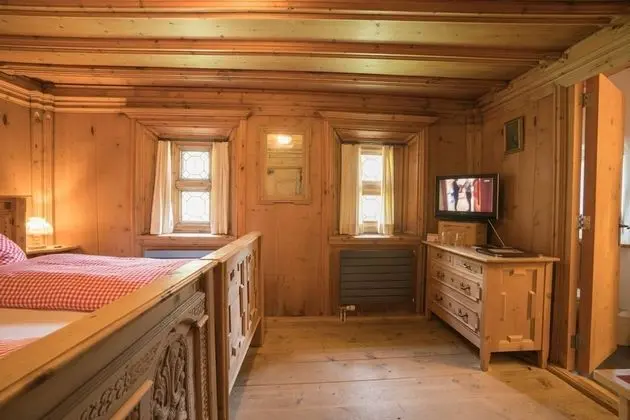 Classic Tek Büyük Yataklı Oda