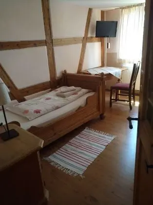 Tek Kişilik Oda, Banyolu/Duşlu, Bahçe Manzaralı (Zimmer Nr. 1&2)