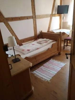 Tek Kişilik Oda, Banyolu/Duşlu, Bahçe Manzaralı (Zimmer Nr. 1&2)