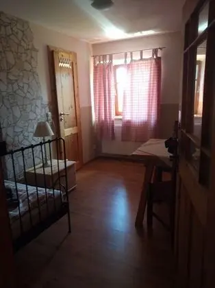 Tek Kişilik Oda, Banyolu/Duşlu, Bahçe Manzaralı (Zimmer Nr. 1&2)