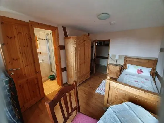 Tek Kişilik Oda, Banyolu/Duşlu, Bahçe Manzaralı (Zimmer Nr. 1&2)