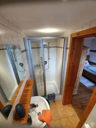 Tek Kişilik Oda, Banyolu/Duşlu, Bahçe Manzaralı (Zimmer Nr. 1&2)